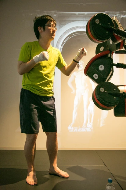 こうしてみると、全く腰が入ってないなあ…