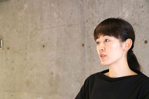 地元・吉原の隣、西浅草で「新吉原」の土産を販売する岡野弥生さん