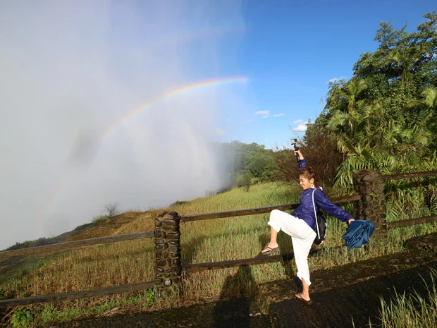 ついに人生100ヵ国めのザンビアでビクトリアフォールズへ。国の数はスマホアプリを使って算出しました