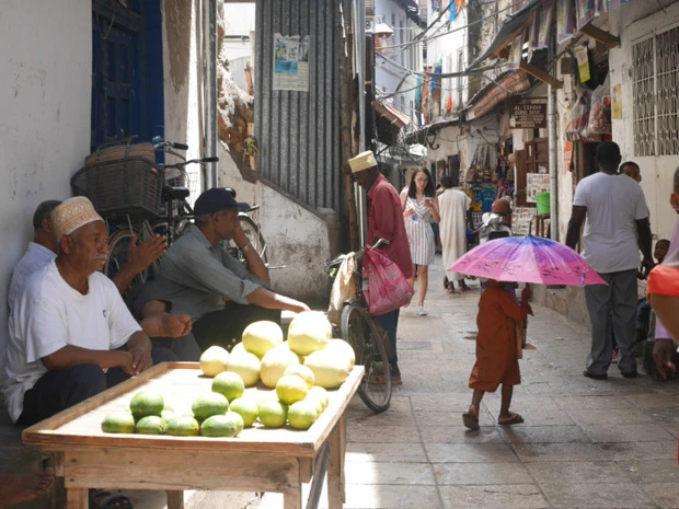迷路のような細い路地が入り組んだ港町は、モロッコのエッサウィラを思い出す私好みの街
