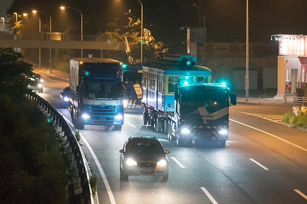 AM1:10 東京湾沿いの国道を東に進み、千葉市に入る。車両を買ったのは埼玉の鉄オタだが……
