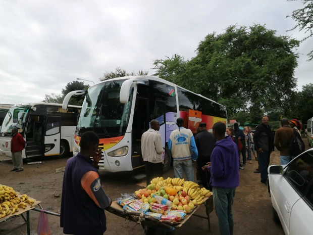 アフリカの大手バス会社インターケープで移動