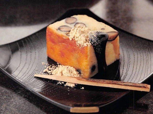 千葉の「黒豆生カステラ」。プリンのようになめらかな食感で、女性ウケ間違いなし!