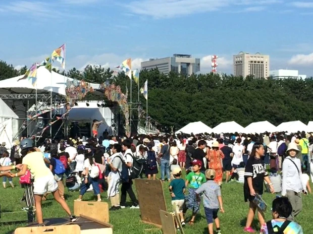 旅祭は芝生の上で子供から大人までがリラックスして楽しめる和み系フェス