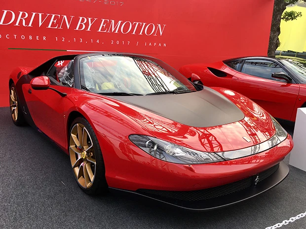 Ｓｅｒｇｉｏ（２０１４）偉大なる自動車デザイナー、故セルジオ・ピニンファリーナに捧げるべく作られた、世界に６台しかないモデル。Ｖ８ミッドシップの４５８スパイダーがベースとなっている