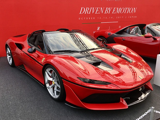 Ｊ５０（２０１６）日本進出５０周年を記念した限定モデル。日本に向けて１０台が制作、販売され、価格は３億円を超えた。