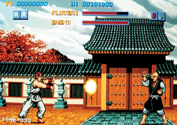 波動拳や昇龍拳などの必殺技も初代から実装。その操作感覚は最新作にも踏襲されている