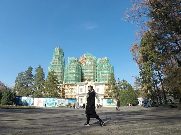 唯一の見どころ、「ゼンコフ正教教会」は工事中。残念!