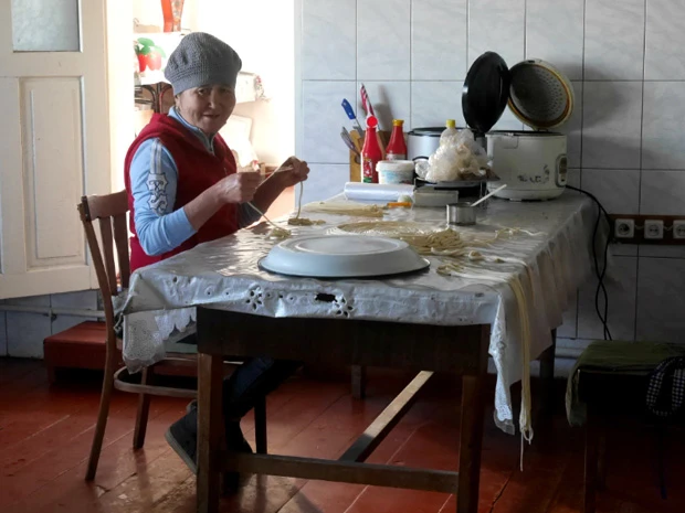 ラグマン作りのママ