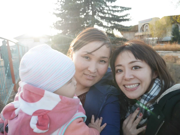 ビシュケクからカラコルへ向かうマルシュルートカで一緒だったキルギスの家族