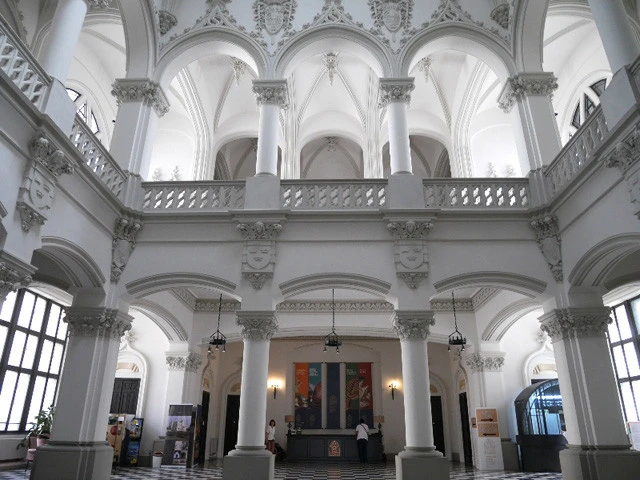 文化宮殿の内部