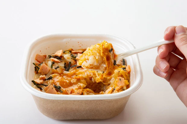 えびせんが歯応えと満足感を生む! えびせんチーズ親子丼