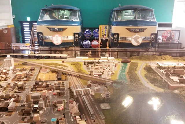 市川紗椰が驚いた京都の鉄道スポット「日本最大級のジオラマ内で鉄道を動かせます！」