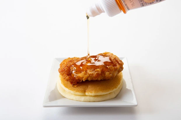 今、話題の料理を再現! なんちゃってワッフルチキン