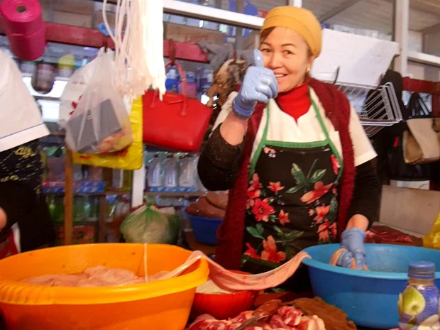 愛想の良いお肉売り場のママ