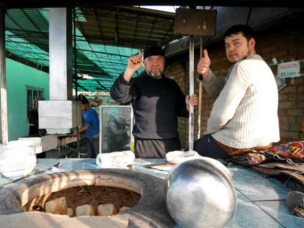 サモサ屋の家族。さよならキルギス