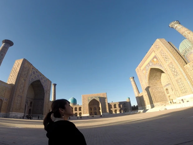 サマルカンドのシンボル「レギスタン広場」は3つのメドレセ(神学校)が美しい