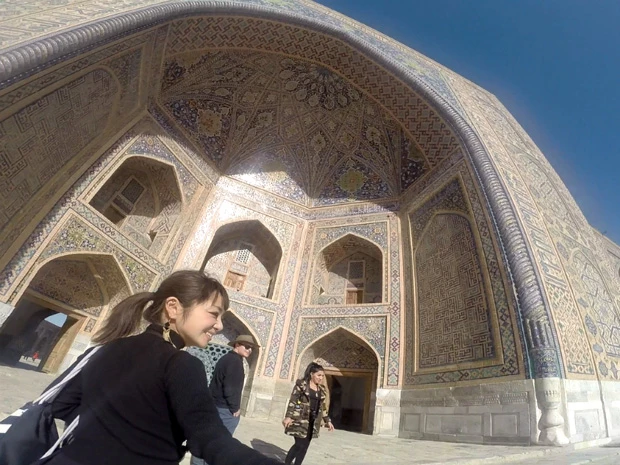 仕方ないので3人で行動スタート