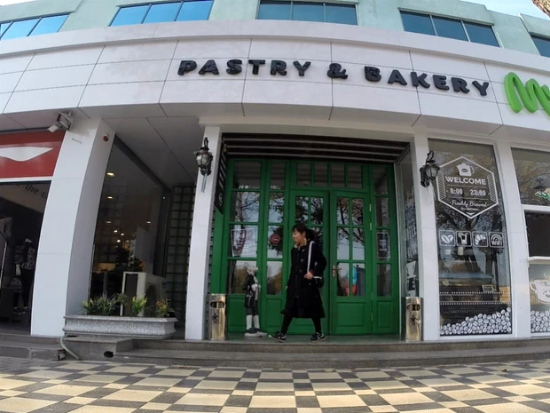 やっと旅の準備完了。タシュケントの街に出て、まずはコーヒーでも飲みますか