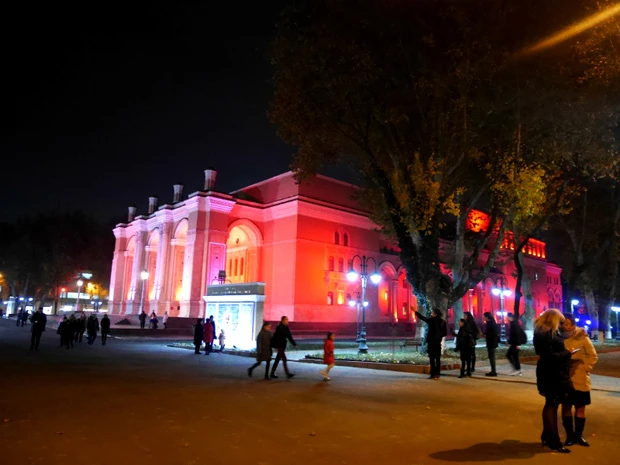 夜のナヴォイ劇場