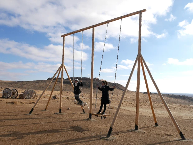 ブランコが大きすぎて全然こげない