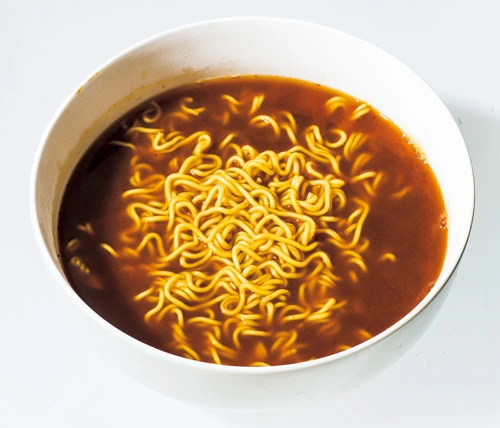 麺をすするとむせるほどに辛く、尋常ではない口内の痛みに襲われる!! あまりの衝撃の強さに放心状態になってしまうほど