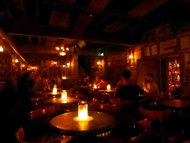 スピークイージーに潜入! 知ってる人しか辿り着けない秘密の入口から入店