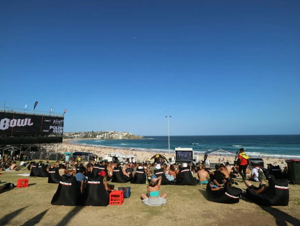 空も海も広い! 休日はビーチイベントに行ったり、芝生の上でリラックス~♪