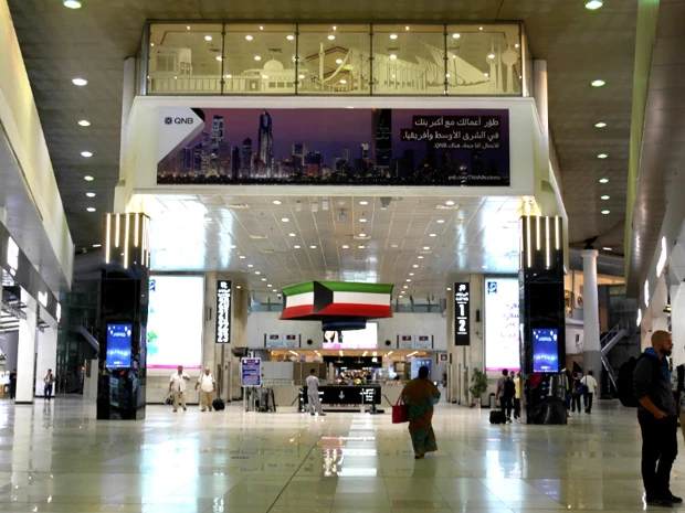 クウェート空港で空港泊