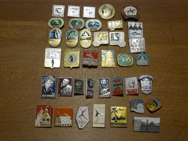 ピンバッジ大量買い。私はどうやらオリンピックの記念バッジが好きみたい