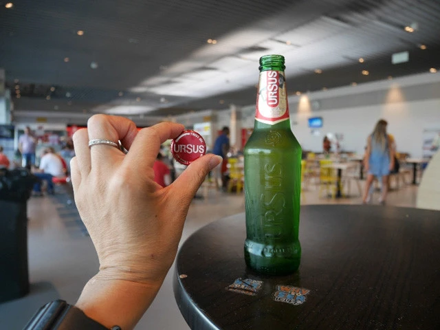 残りの小銭を使い切るためにビール。ここでも小銭をオマケしてもらった