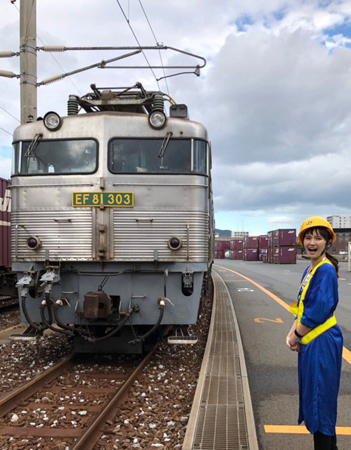 市川紗椰が憧れの貨物列車 銀釜 に乗車 貨物熱 が再び高まりました ライフ 文化 ニュース 週プレnews 週刊プレイボーイのニュースサイト