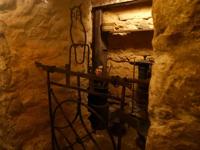 いきなりの蝋人形にマジビビり