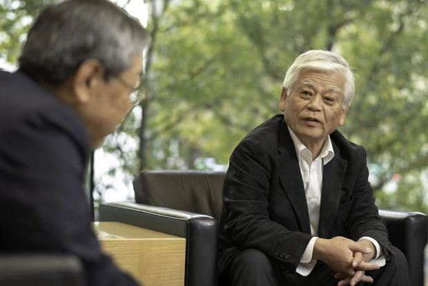 現在の企業社会には見られない労働文化が縄文時代にはあった、と説く岡村道雄氏