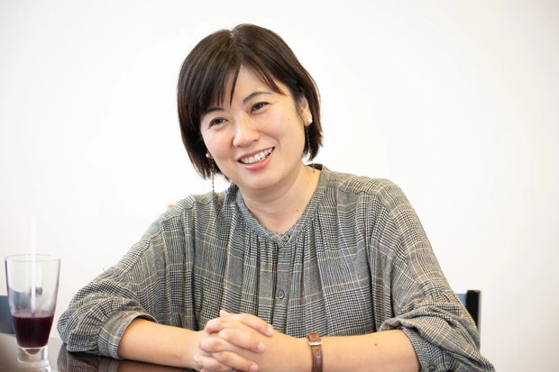 現代美術の巨星と福島・いわきの市民が起こした奇跡──開高賞受賞作『空をゆく巨人』が拓くノンフィクションの新たな地平