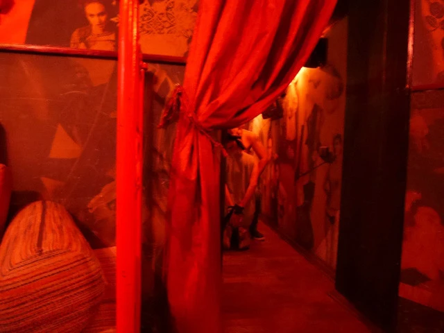 隣の部屋のカップル