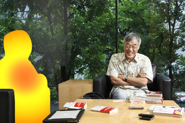 作家・高橋源一郎氏と「ラブホの上野さん」（写真公開ＮＧのため画像加工をしております）