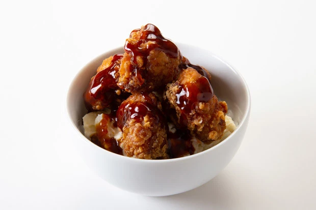 単品の究極の組み合せ! ポテサラ唐揚げ丼