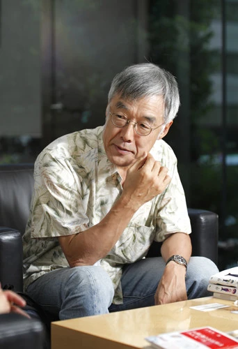 「いま、彼女はいますか」と、謎に包まれた上野さんの私生活にも迫る高橋源一郎氏