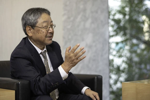 「縄文時代そのものは1万年も続き、しかも労働時間は1日4時間。この説が語っていることは、現代に照らし合わせると相当に重い」と語る夢枕獏氏