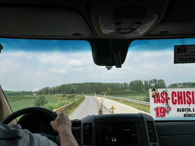 ルーマニアへ向かうバスの車窓