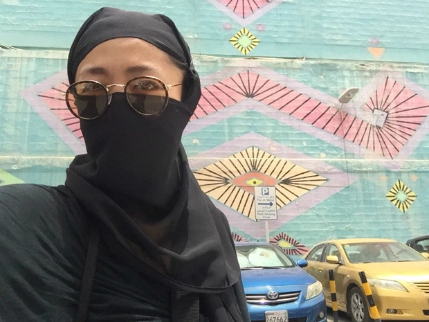 駐車場の壁がお気に入り