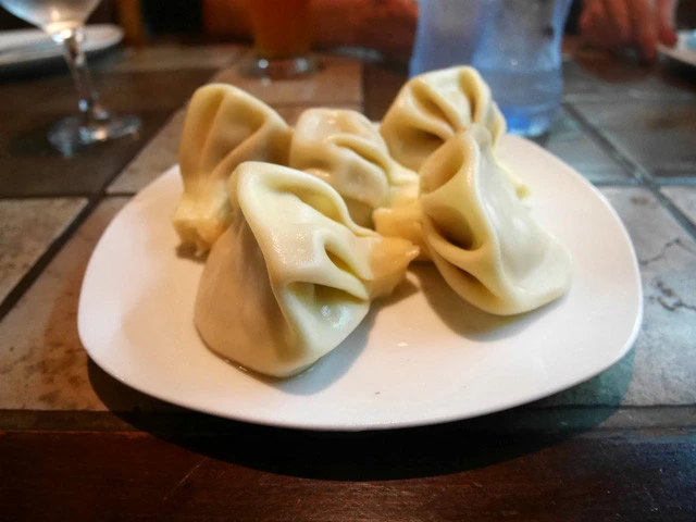 ヒンカリは小籠包のようなジョージア料理