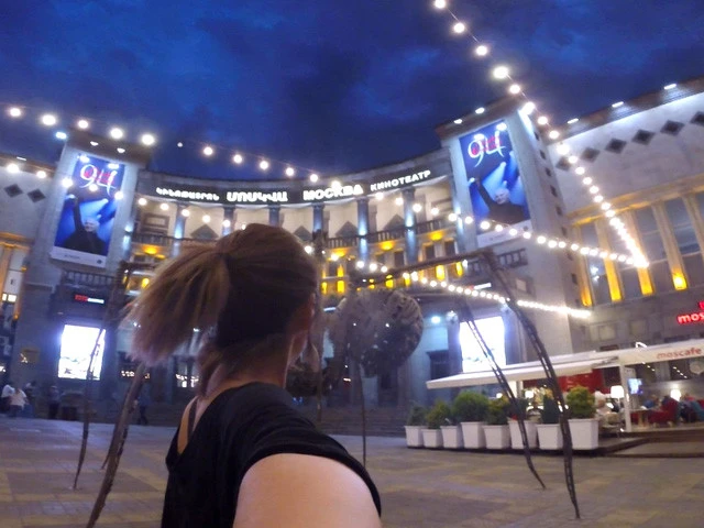 映画館の前に六本木ヒルズにあるものと同じような蜘蛛オブジェ