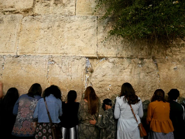 「嘆きの壁」女性側