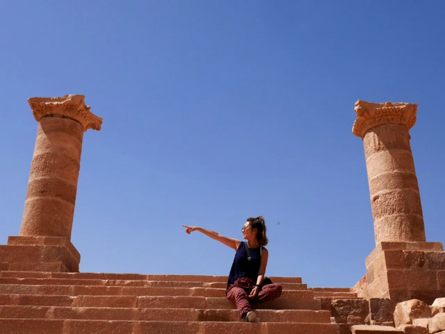 私はあっちに行きたいの