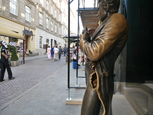 マゾッホさんのポケットから見えるものとは......?