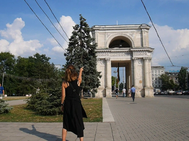 旅人マリーシャの世界一周紀行：第２０９回「謎に包まれた東欧の小国・モルドバでワイン片手に"ウマイアヒー♪"」