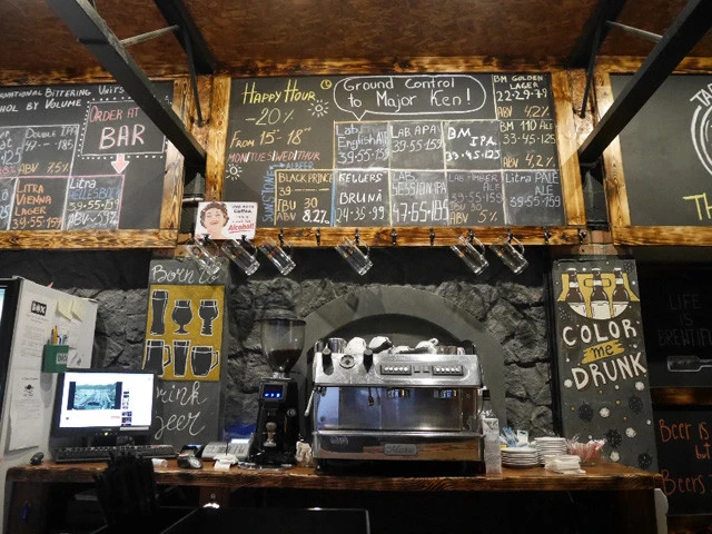 ビアバーのカウンター