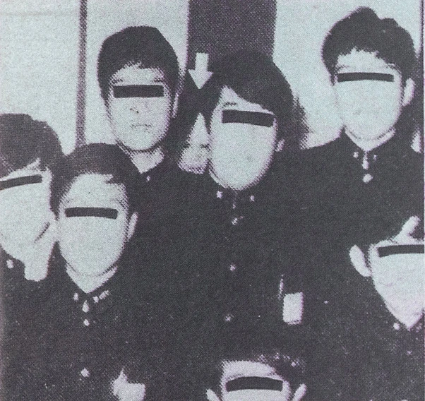 矢印部分に人影が！　この後、心霊写真は各メディアで大ブームとなる